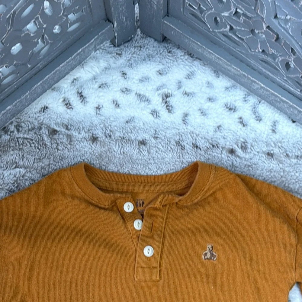 Baby GAP mustard Henley sweater boys 18-24 months Classiccore minimalist neutral